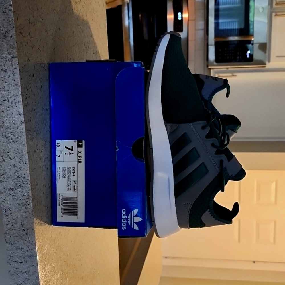 Adidas 7.5 green